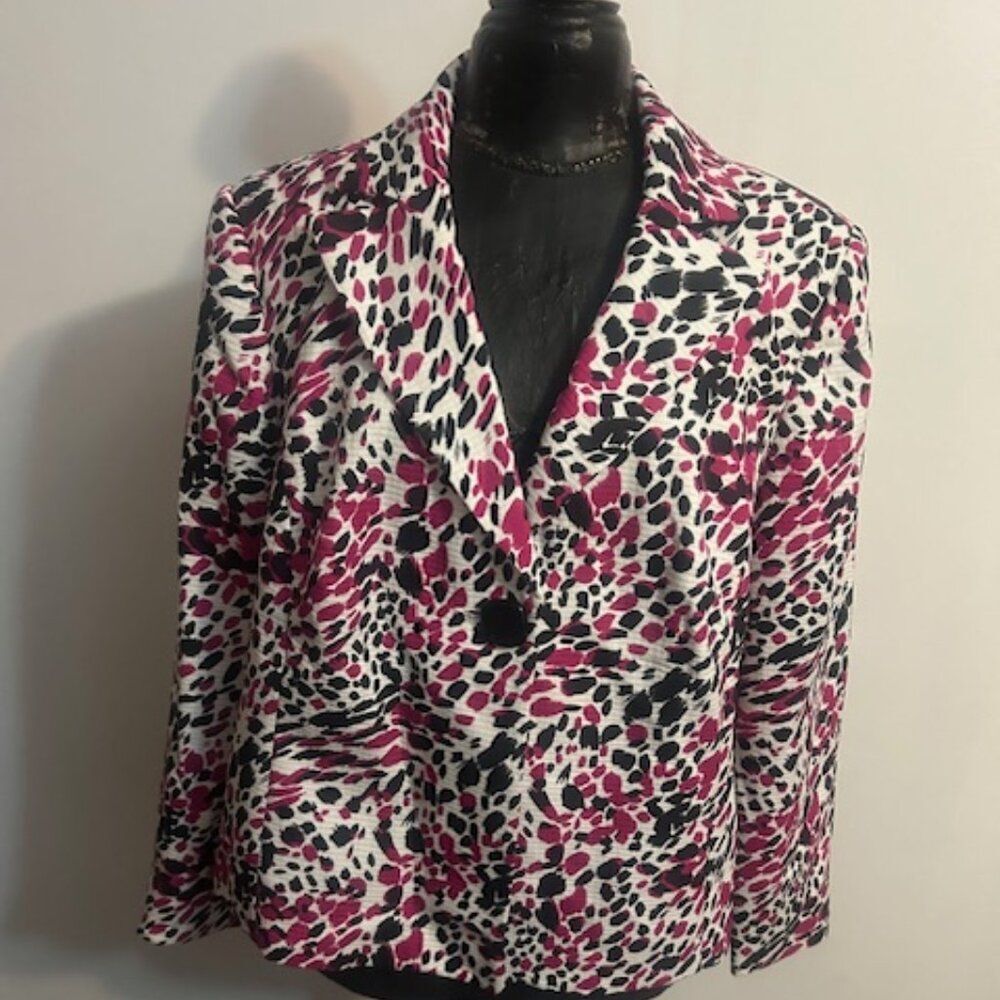 Isabella Women Suit Pink/Black/White 1 button pleated back blazer, size 18W